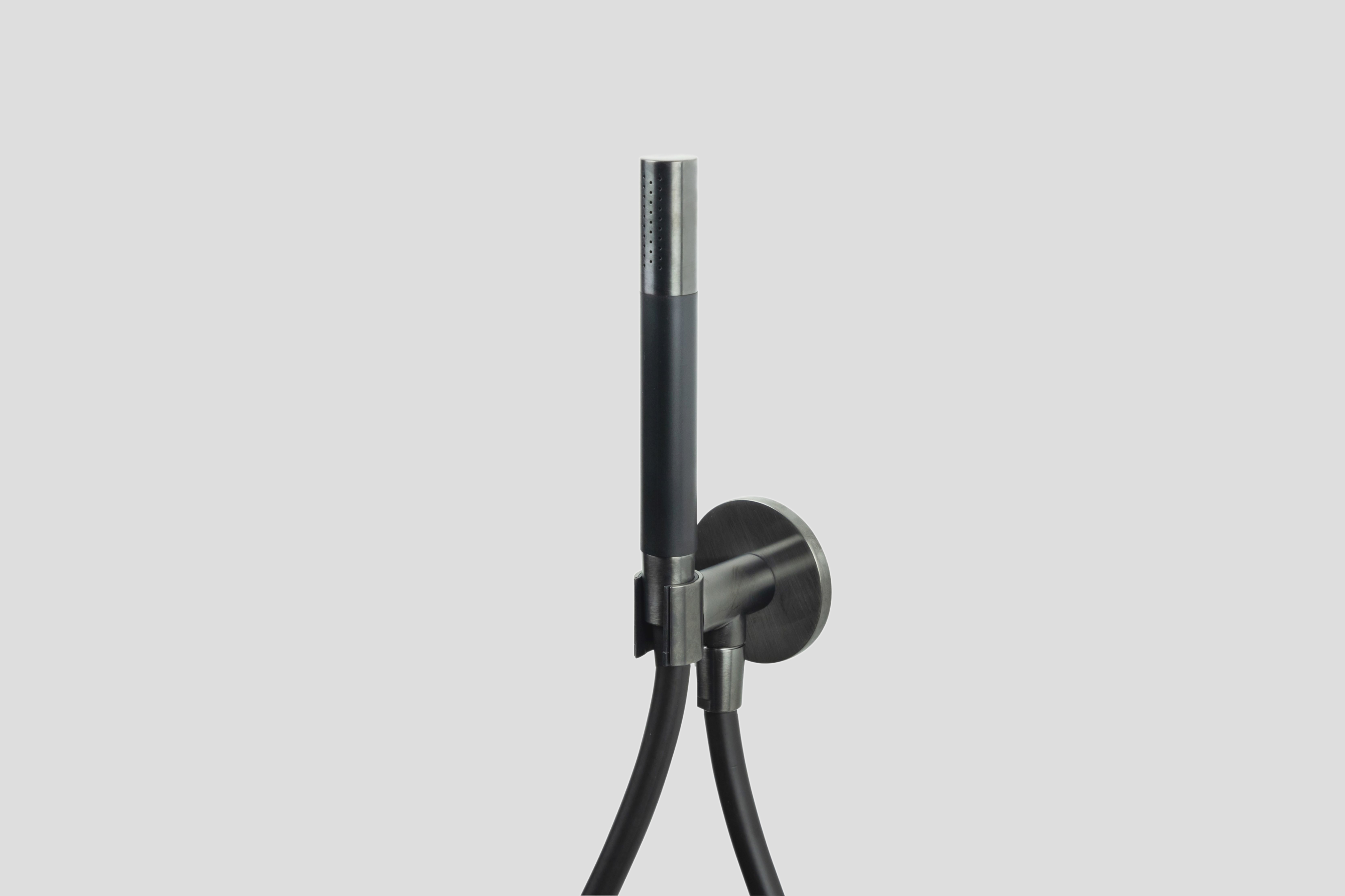 Lagoo Garda handd.houder met wanduitlaat handd. staaf en doucheslang 150 cm G2240GM Brushed Gun Metal PVD