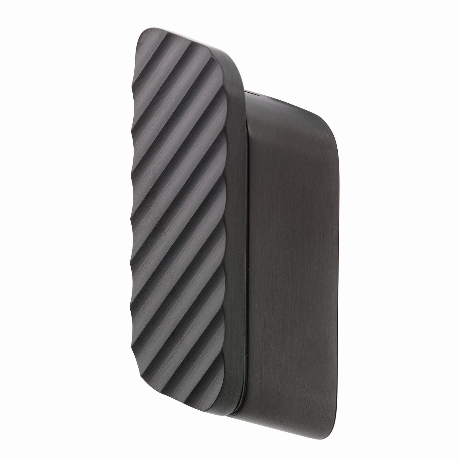 Geesa Shift handdoekhaak medium met diagonaal strepenpatroon zwart metaal geb. 919967-09-94
